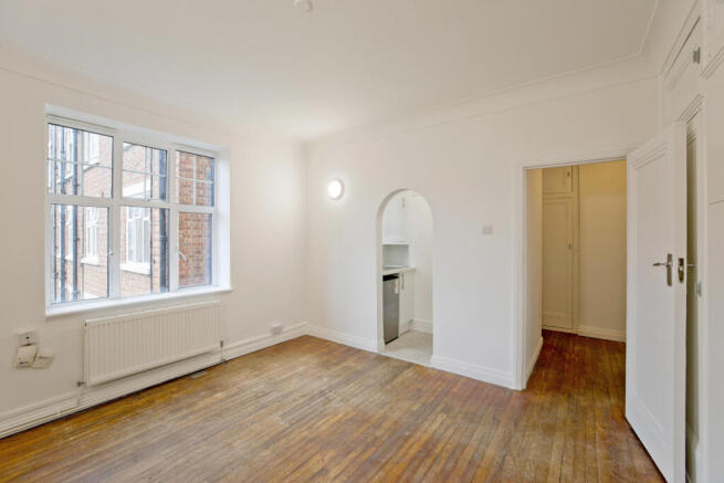 Studio Apartment ¿ Holmefield Court, Belsize Pa