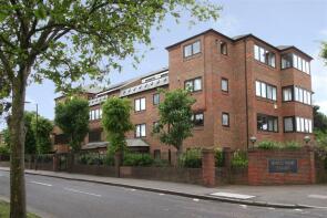 Flat 2, 115b Kings View Court, Ridgway, London SW19 4RW