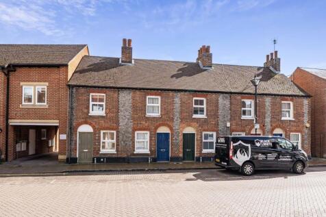 Theale, High Street, RG7