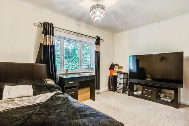 6 bed Semi-Detached for sale Image 6