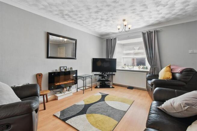 3 bed Semi-Detached for sale Image 5