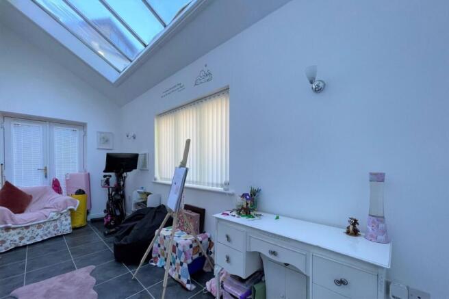 Ferndown photo 4