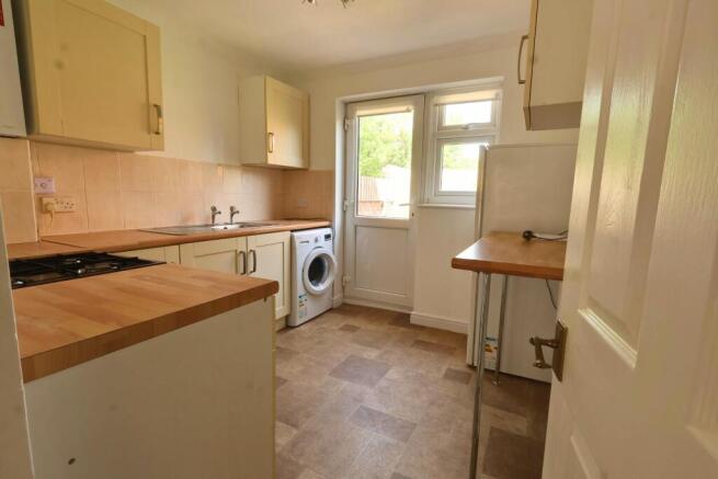 Valley Park Drive, Clanfield photo 4