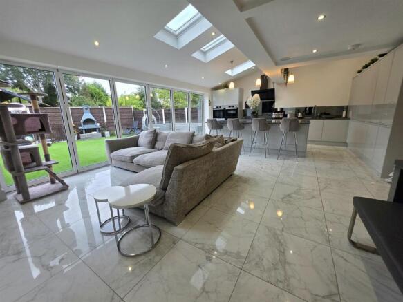 Carnoustie Drive, Heald Green photo 4