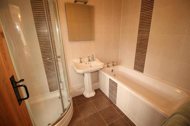 ensuite2.JPG