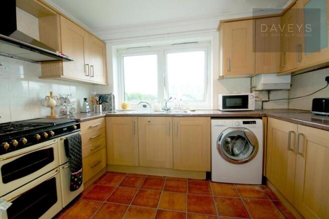 12ATTILBURGH-kitchen.jpg