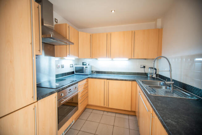 2 bed Flat to rent Image 6