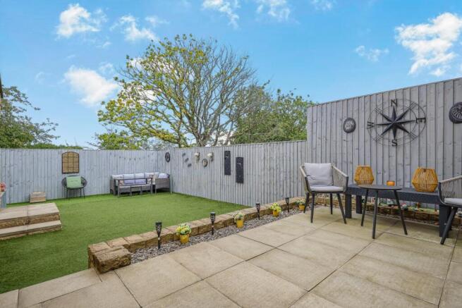 3 bed Terraced for sale Image 9
