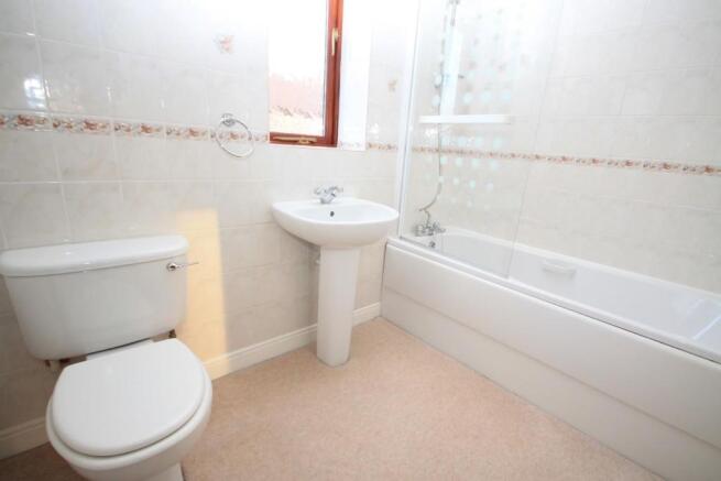 HOUSE BATHROOM/ W.C.
