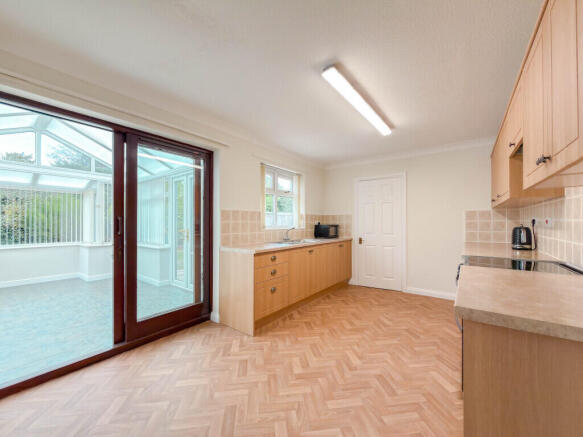2 bed Bungalow for sale Image 7