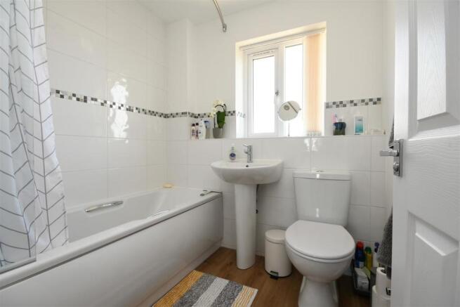 Bathroom 2.jpg