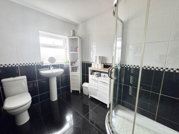 2 bed Terraced for sale Image 11