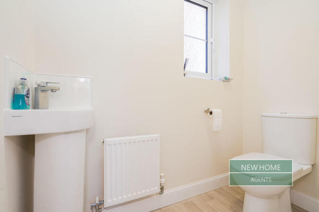 4 bed Detached for sale Image 8