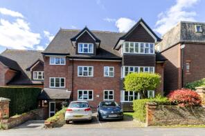 4, The Grange, Chorleywood Close, Rickmansworth WD3 4EG