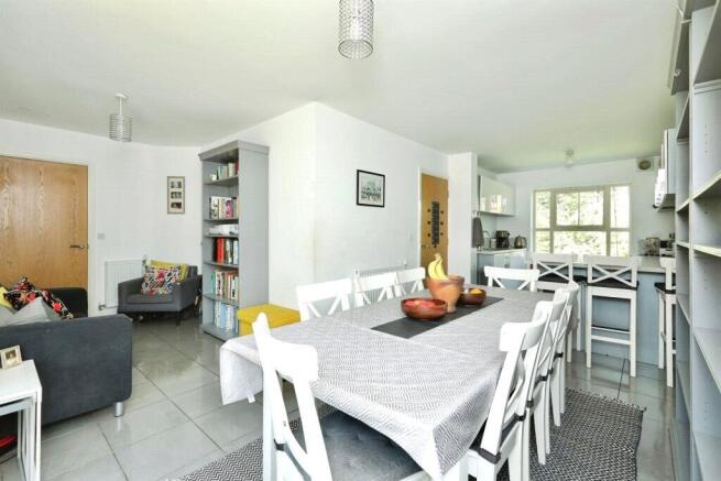 4 bed Detached for sale Image 7