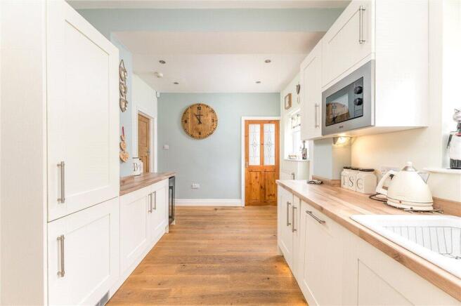 4 bed Semi-Detached for sale Image 12