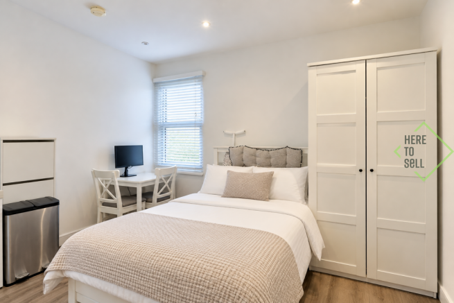Friern Park N12- studio1