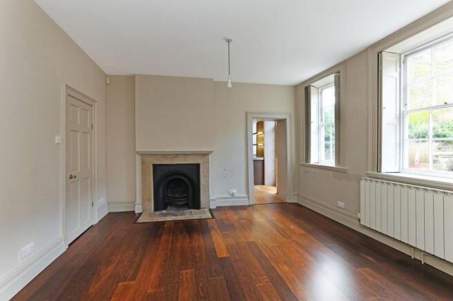5 bed Semi-Detached for sale Image 6