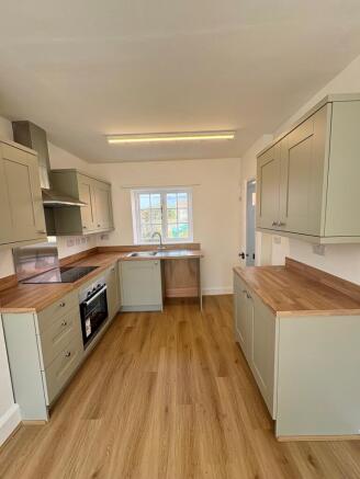 3 bed Terraced to rent Image 4