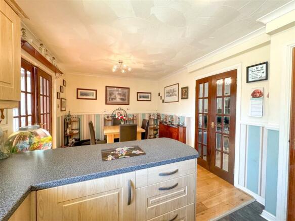 Kitchen/Dining