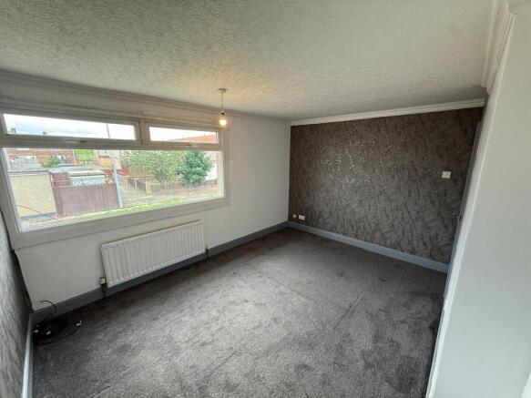 3 bed Terraced to rent Image 8