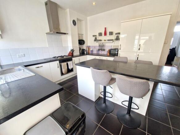 Kitchen/Breakfast Room
