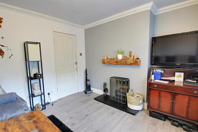 Living Room 1.jpg