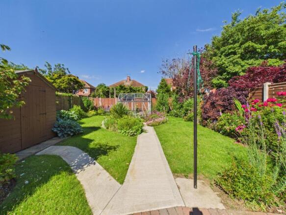 3 bed Semi-Detached for sale Image 11