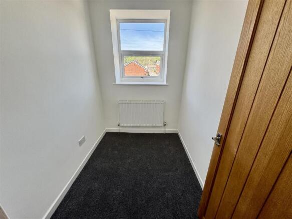 WALK-IN WARDROBE