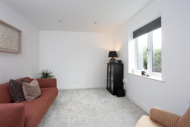 3 bed House for sale Image 8