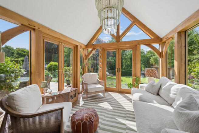 6 bed Detached for sale Image 3
