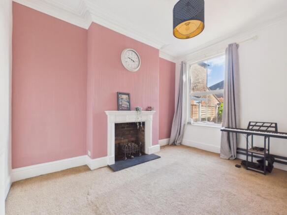 5 bed Terraced for sale Image 11
