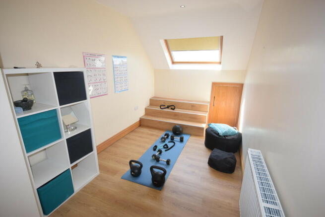 BEDROOM 4