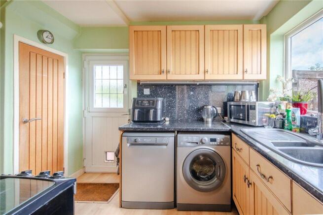 3 bed Semi-Detached for sale Image 5