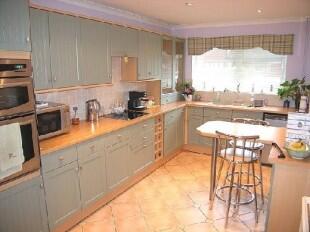 kitchen/breakfast