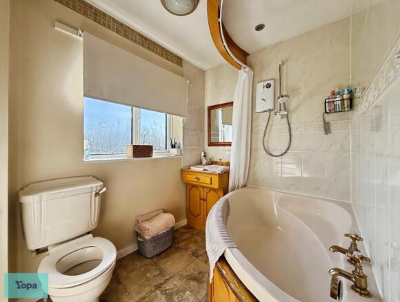 3 bed Detached for sale Image 12