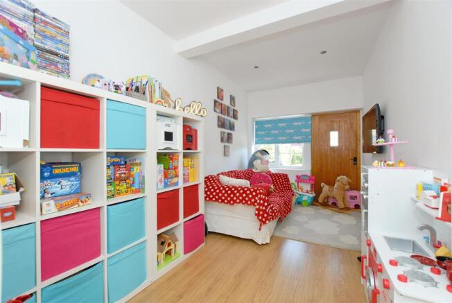 4 STEWART CLOSE (1).jpg
