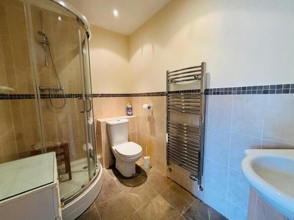 2 bed Apartment for sale Image 7