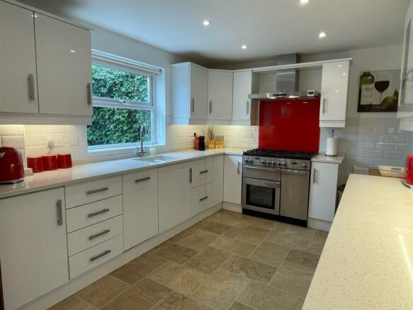 kitchen...jpg