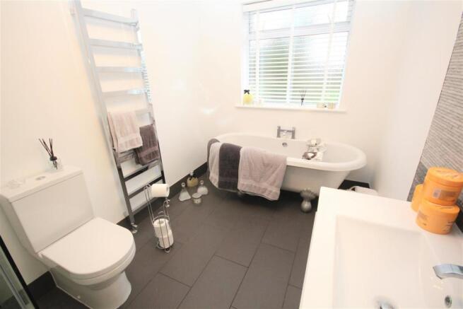 bathroom (2).JPG