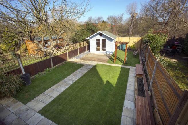 129 Fulwell Park Avenue-02.JPG