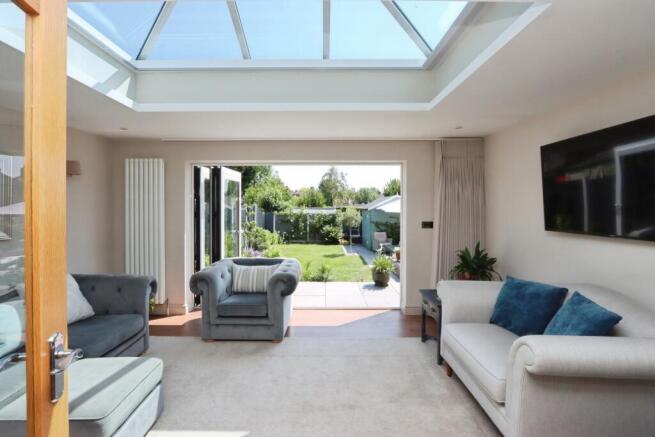 2 bed Semi-Detached for sale Image 11
