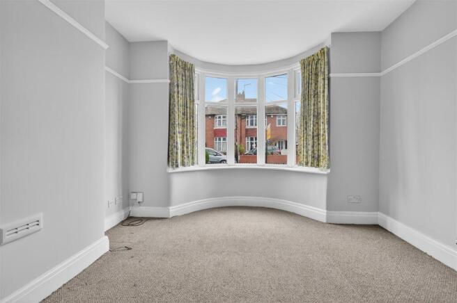 3 bed Semi-Detached for sale Image 6