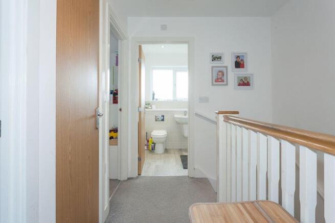 FIRST FLOOR LANDING