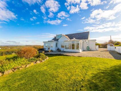 Meaver Road, Mullion
