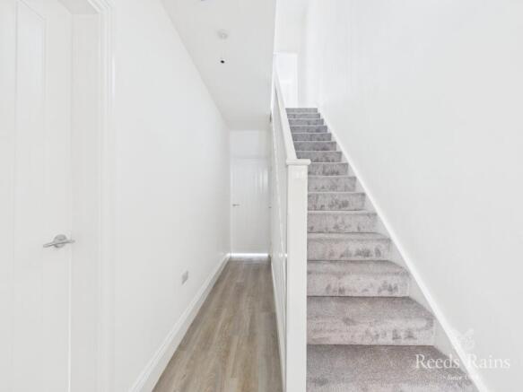3 bed Semi-Detached to rent Image 5