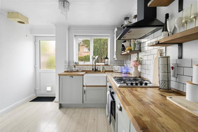 3 bed Semi-Detached for sale Image 4