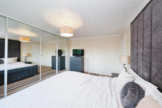 3 bed Semi-Detached for sale Image 12
