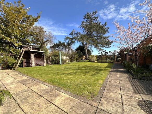 Lovely Rear Garden 331