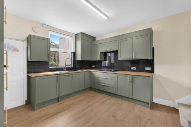 4 bed Terraced for sale Image 4